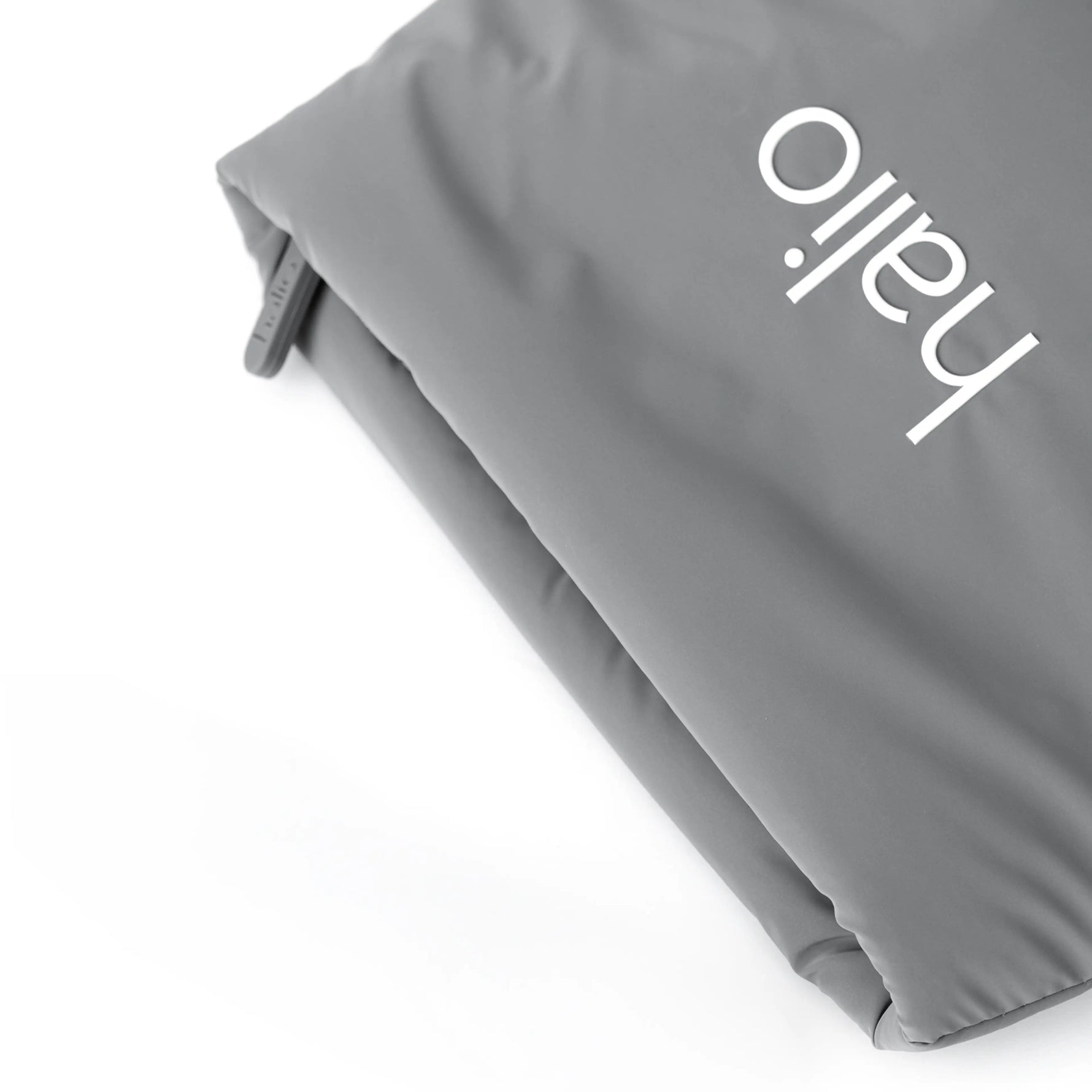 Halio Luxe Travel Pouch
