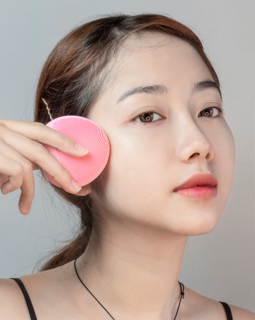 Halio Facial Cleansing and Massaging Device for Sensitive Skin